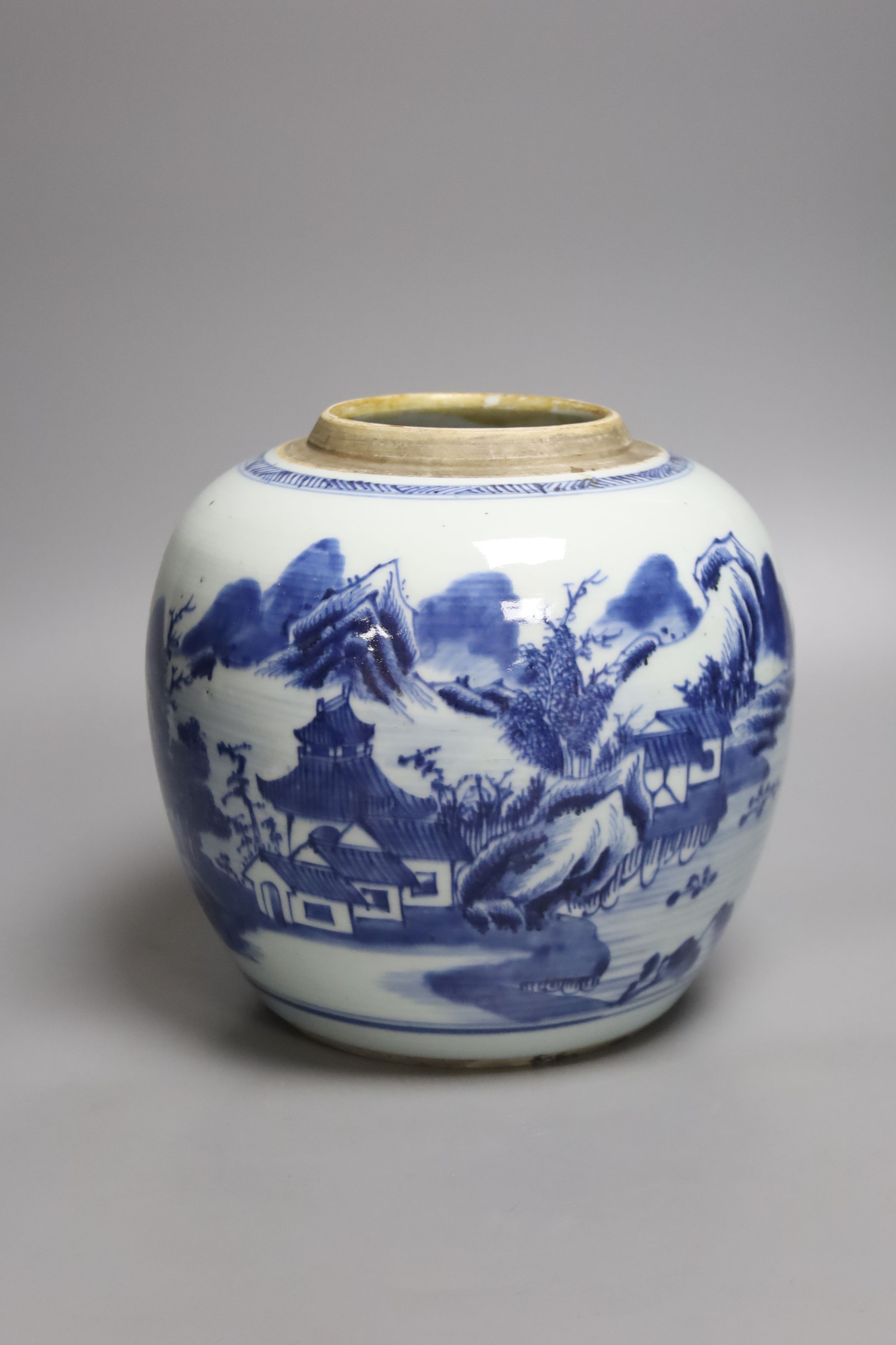 A 17th / 18th century Chinese blue and white jar, height 22cm